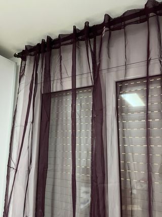 Cortinas moradas semitransparentes IKEA