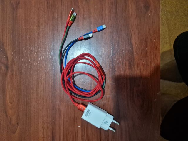 Cargador 4 Puertos USB