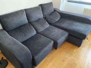 Sofá chaise longue negro 
muebles boom
con arcón 