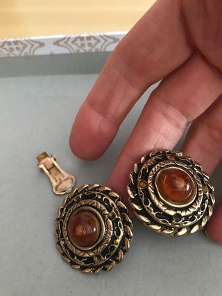 Pendientes vintage dorados con ámbar a restaurar