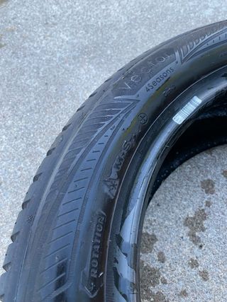 Pneumatico Goodyear Vector 4Seasons G3 215/55 R17