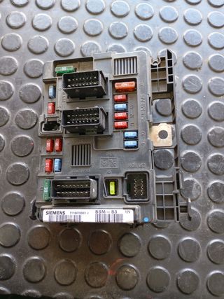 Caja relés/ Fusibles Citroen/Peugeot