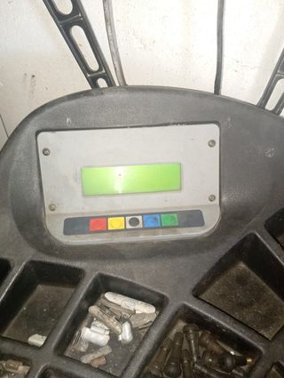 Desmontadora y equilibradora de ruedas