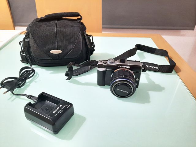 Cámara Digital Olympus PEN E-PL1 Negra