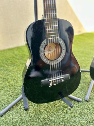 2 Guitarras Infantiles con Trípode