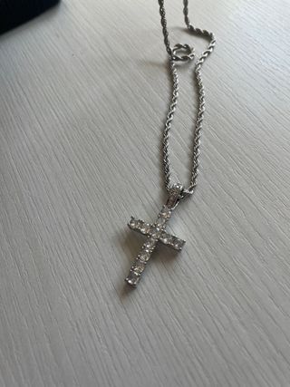 Collar de Acero Inoxidable con Cruz