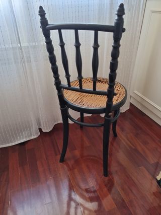 Silla Tonet Negra.
