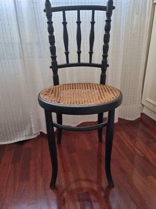 Silla Tonet Negra.