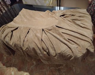 Mesa de salón clásica de madera y cristal