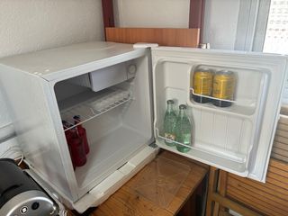 Nevera pequeña minibar Cecotec