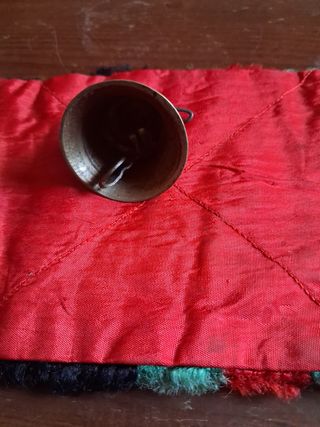 Campana antigua de bronce