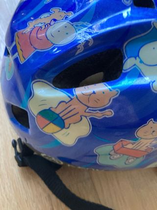 Casco bici infantil azul con dibujos