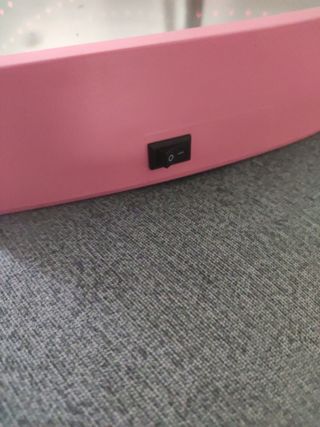 Specchio a cuore luminoso rosa