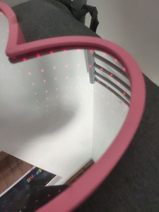 Specchio a cuore luminoso rosa