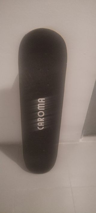 Monopatin CAROMA, regalo el otro tiene luces led. 
