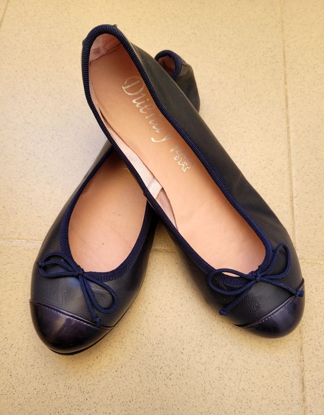 MANOLETINAS AZULES DE PIEL.