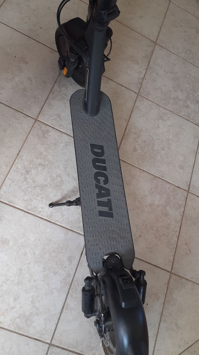 Monopattino Elettrico Ducati