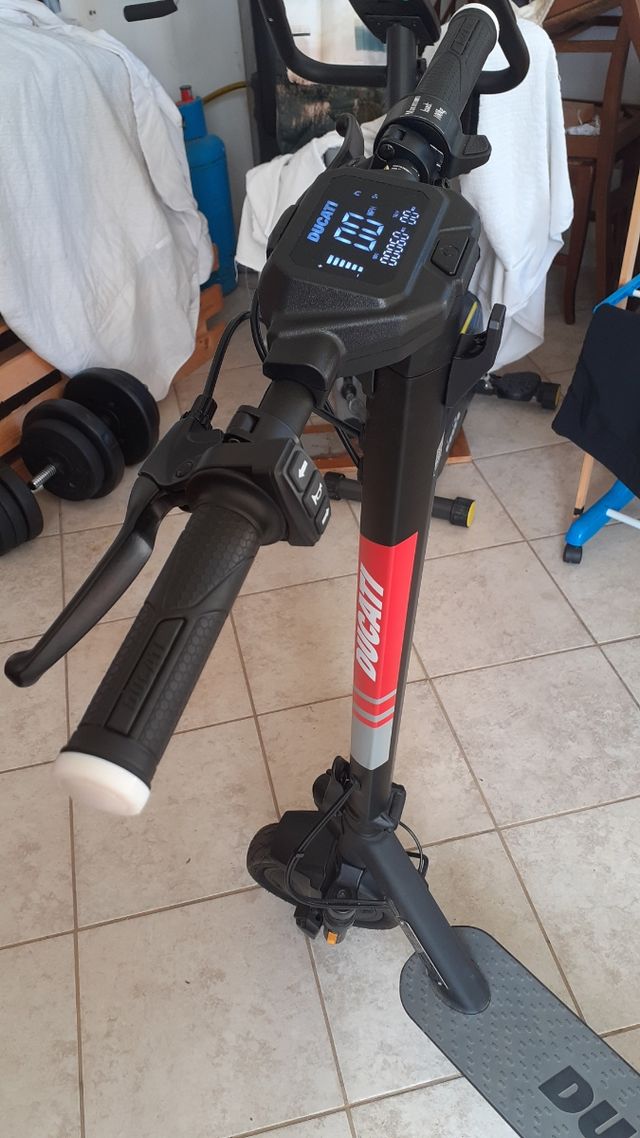 Monopattino Elettrico Ducati