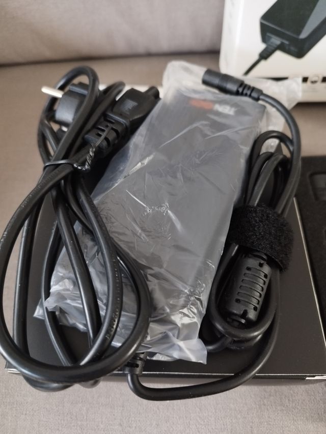 Cargador Universal ordenador Portátil 75W. TEN GO!