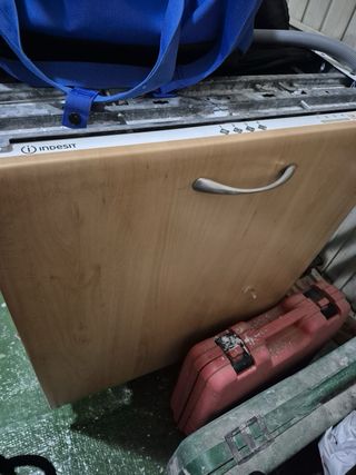 Lavavajillas Indesit, muy poco uso