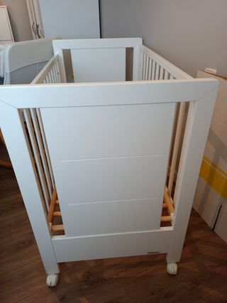 Cuna blanca con colchón