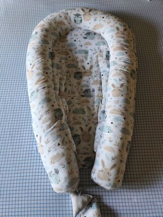 Nido para bebé con estampado de animales