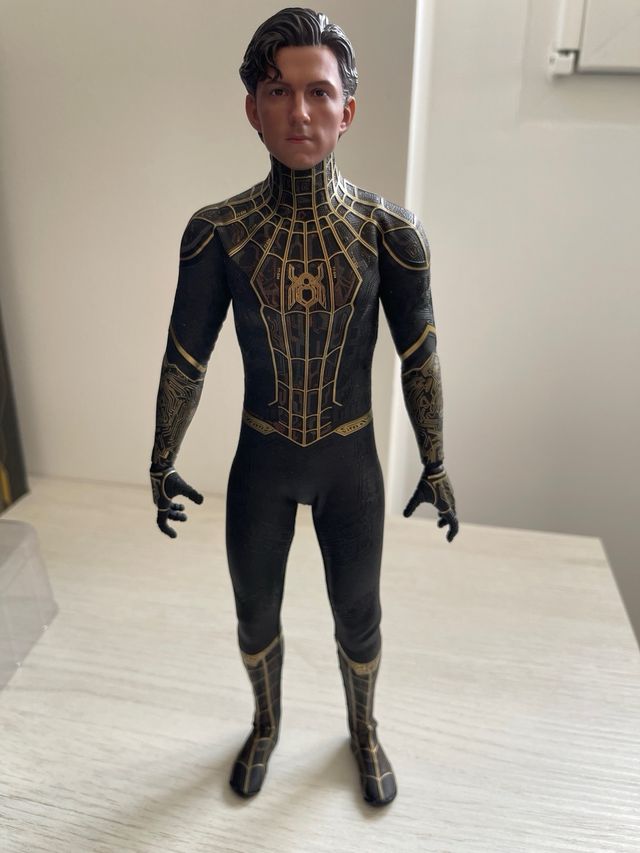 Hot Toys Spiderman Black Gold Suit MMS604
