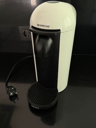 Cafetera Nespresso Vertuo Plus Blanca