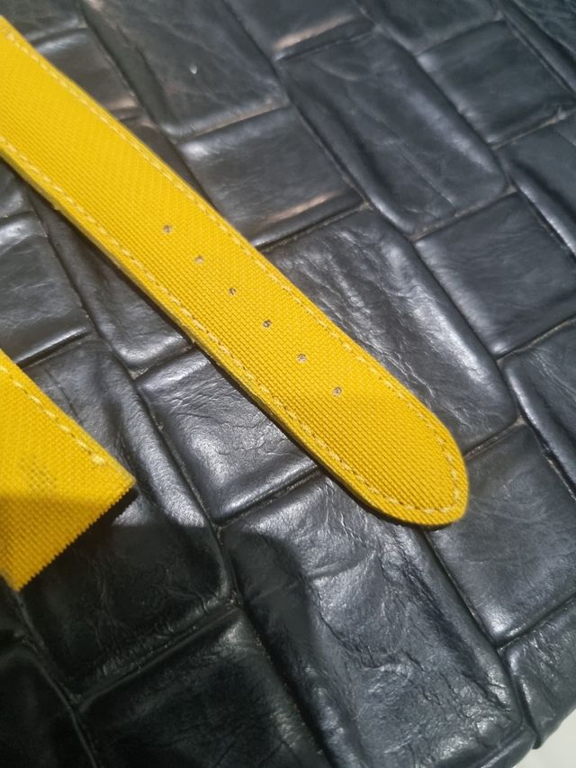 Cinturino vintage impermeabile giallo