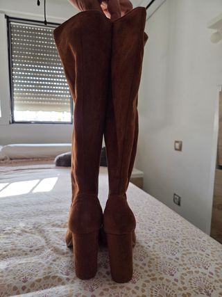 Botas altas Stradivarius marrones