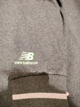 Sudadera New Balance Gris