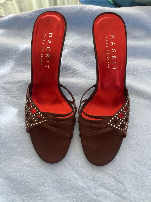 Zapatos MAGRIT Marrones con Pedrería
