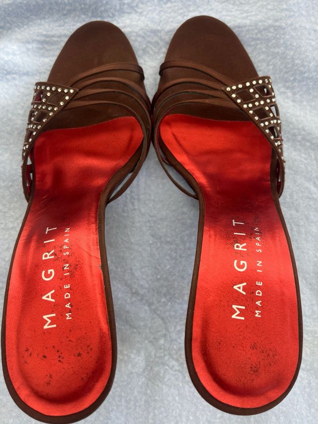 Zapatos MAGRIT Marrones con Pedrería