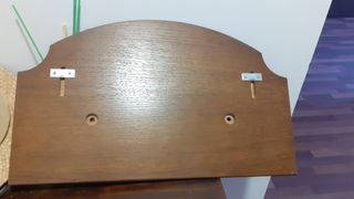 Perchero Madera con Colgadores Dorados