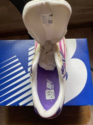 New Balance 990 V6 Beige/Morado - Casi Nuevas