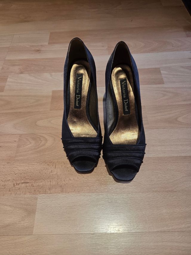 Zapatos de tacón Victoria D negros