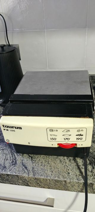 Se regala Freidora Taurus F2 Luxe