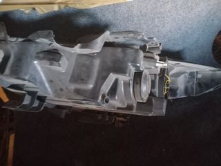 Faro delantero Peugeot 207 2010