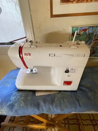 Máquina de coser Alfa