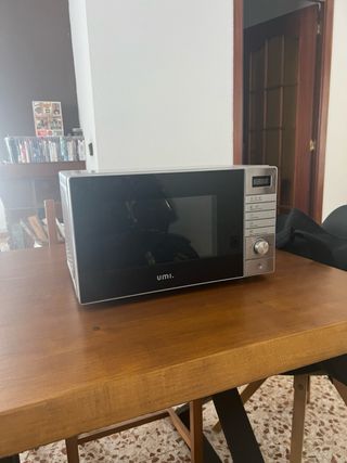 Microondas Umi 700W grill microwave