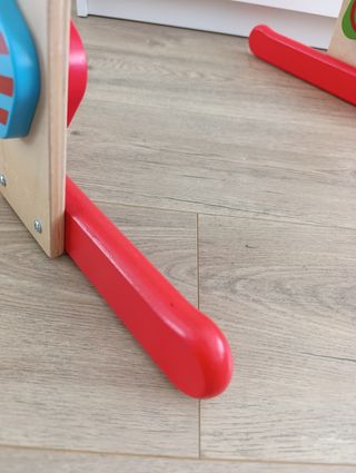 Gimnasio para bebés de madera