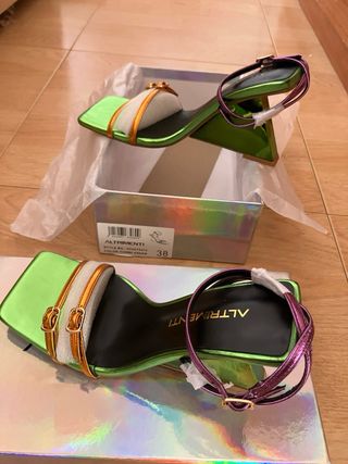 Sandalias ALTRIMENTI Talla 38 Verde y Dorado.