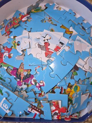 Puzzle infantil mapa del mundo educativo.