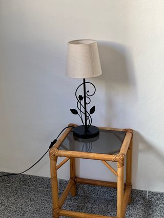 Comodini in vimini e vetro