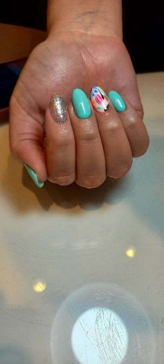 Manicurista a domicilio 