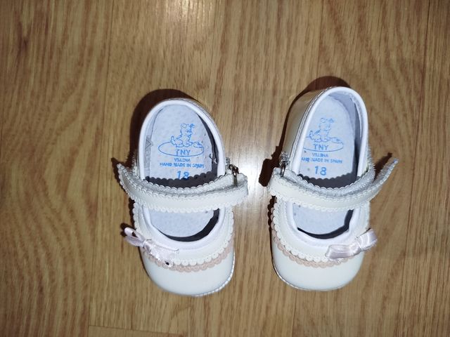 Zapatos de bebé con lazo suela blanda