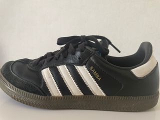 Zapatilla Adidas Samba Negra y Blanca