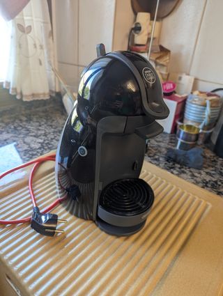 Cafetera Dolce Gusto Negra