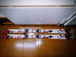 ESQUIS 150 cm. CARVING. ALL MOUNTAIN.