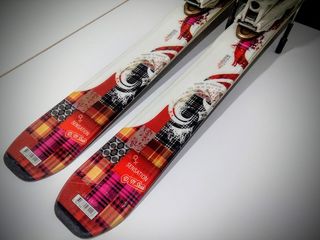 ESQUIS 150 cm. CARVING. ALL MOUNTAIN.